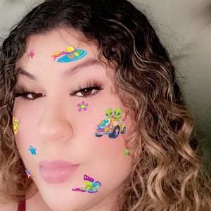 Meet your Posher, Caitlin